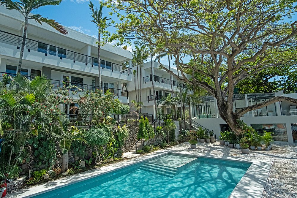 Solitude Arcacia Resort - Pool