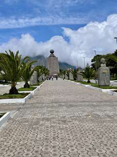 Mitad del Mundo Monument