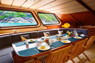 SY Sea Bird - Restaurant