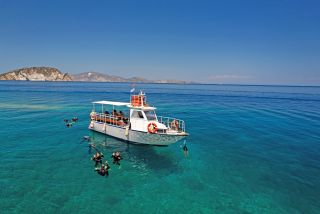 Freiwasser Tauchgang vom Boot