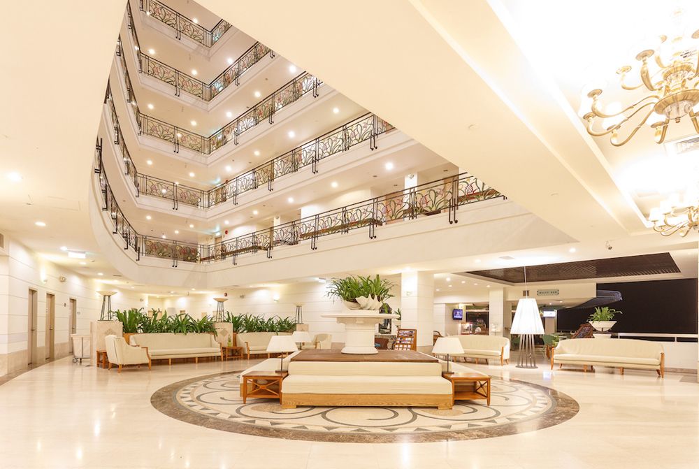Palasia Hotel -  Lobby