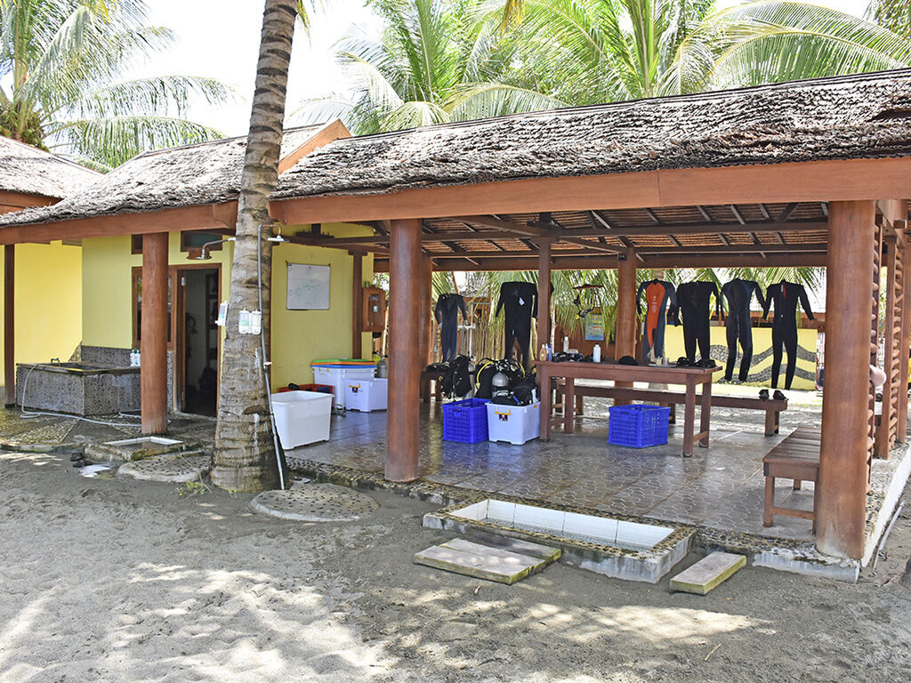 Tompotika Divecenter