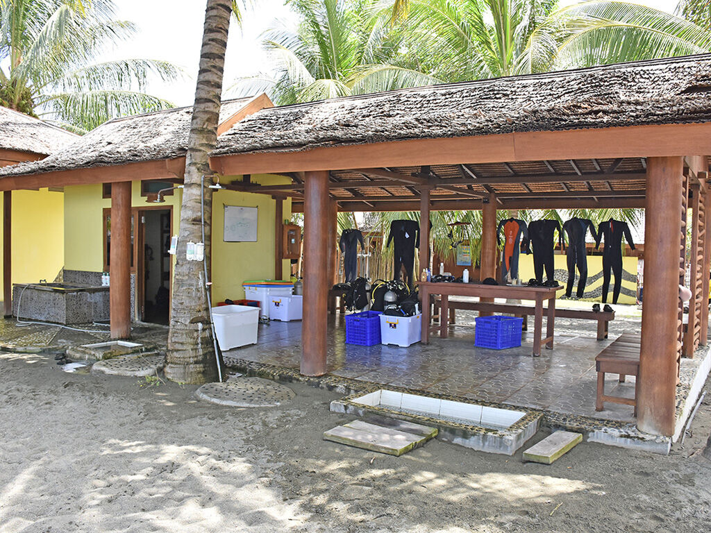 Tompotika Divecenter