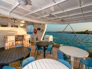 Humboldt Explorer - Bar am Schattendeck