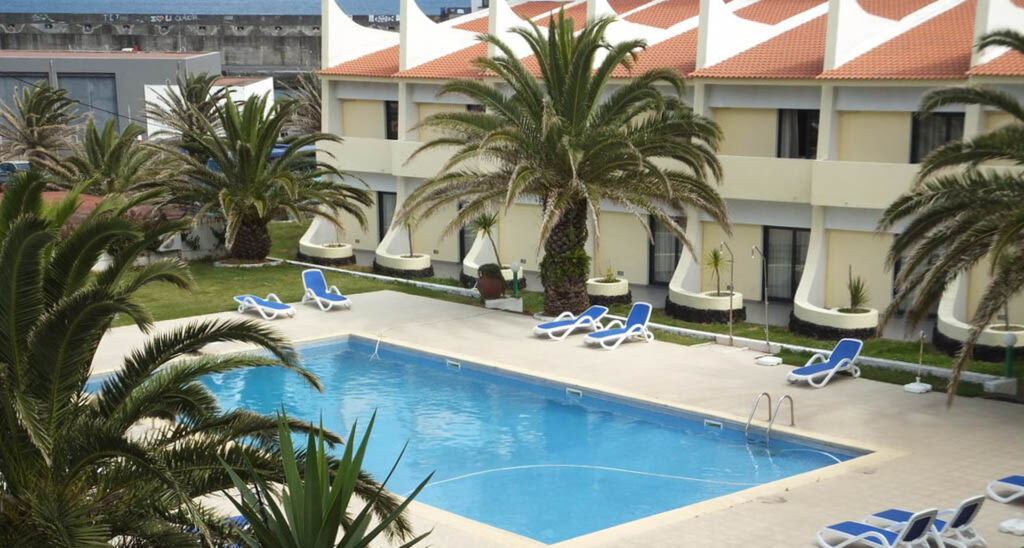 Hotel Caravelas - Poolansicht1