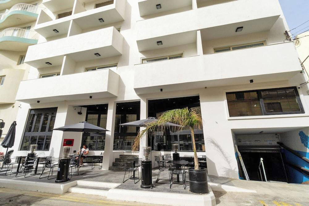 Block Hotel