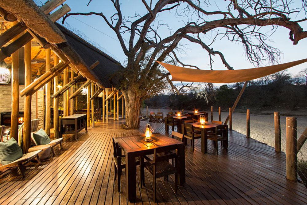 Rhino Post Safari Lodge - Terrasse