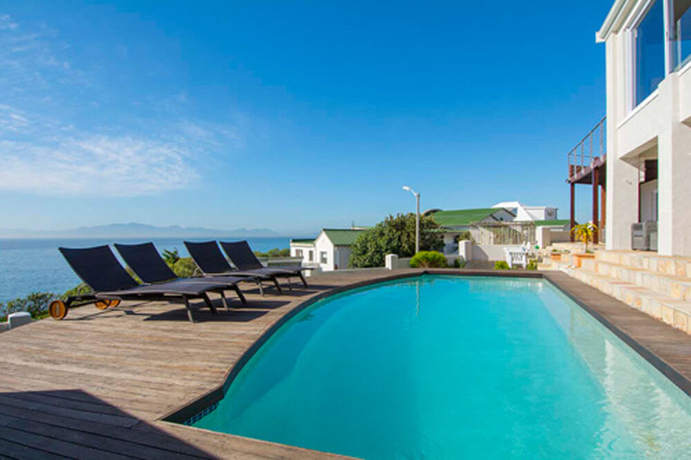 The Lookout Guesthouse - Pool