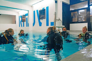 Tauchkurs im Pool