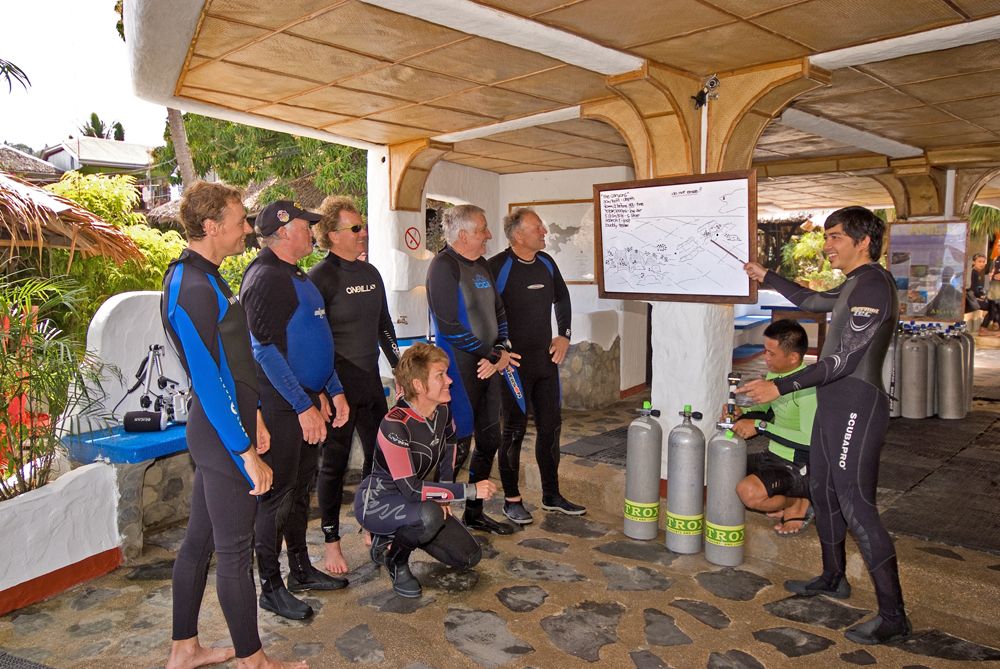 Atlantis Dive Center Mindoro - Briefing