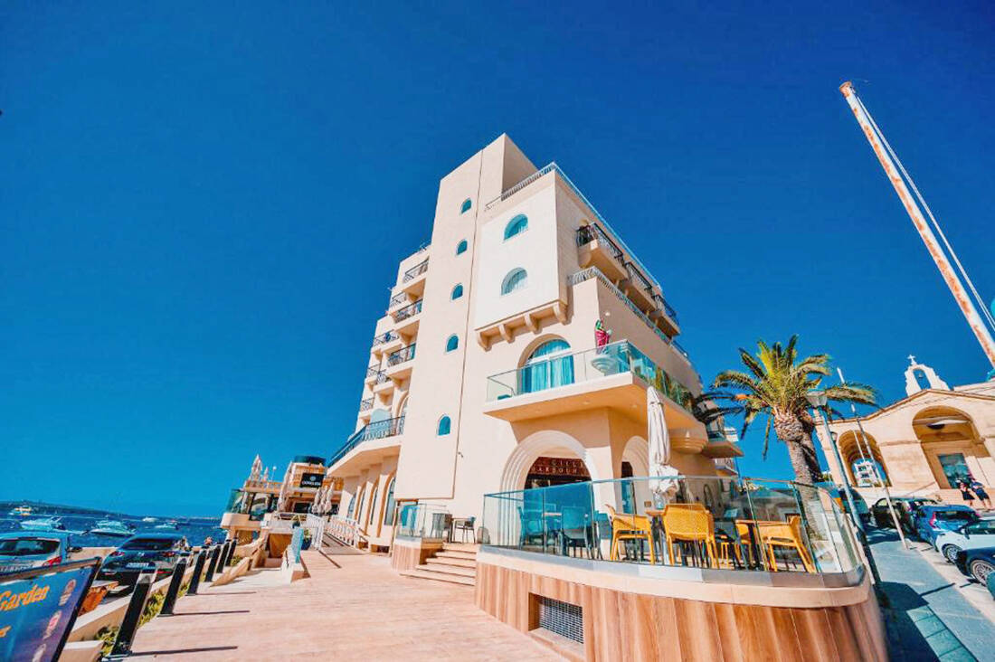 Gillieru Harbour Hotel