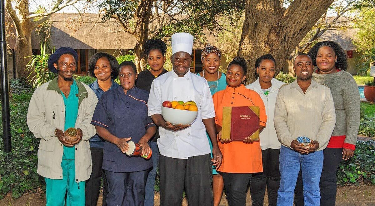 Safari Club -  Team