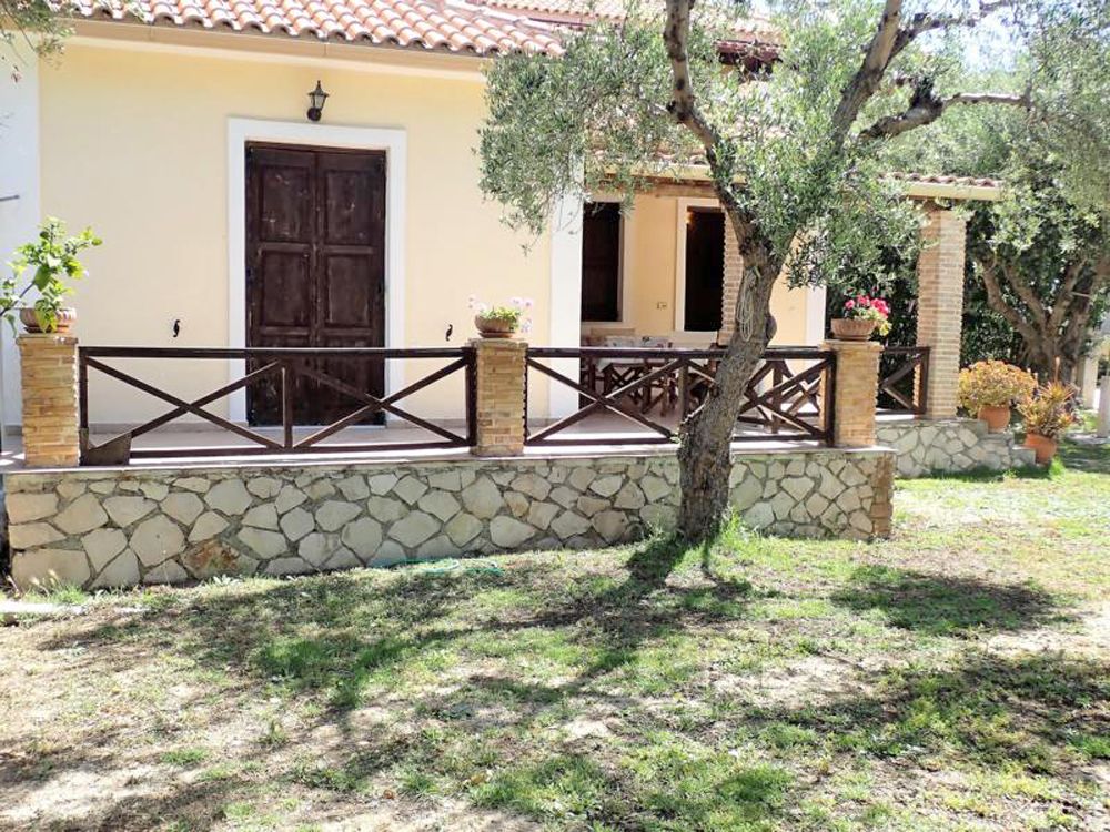 Yannis Village